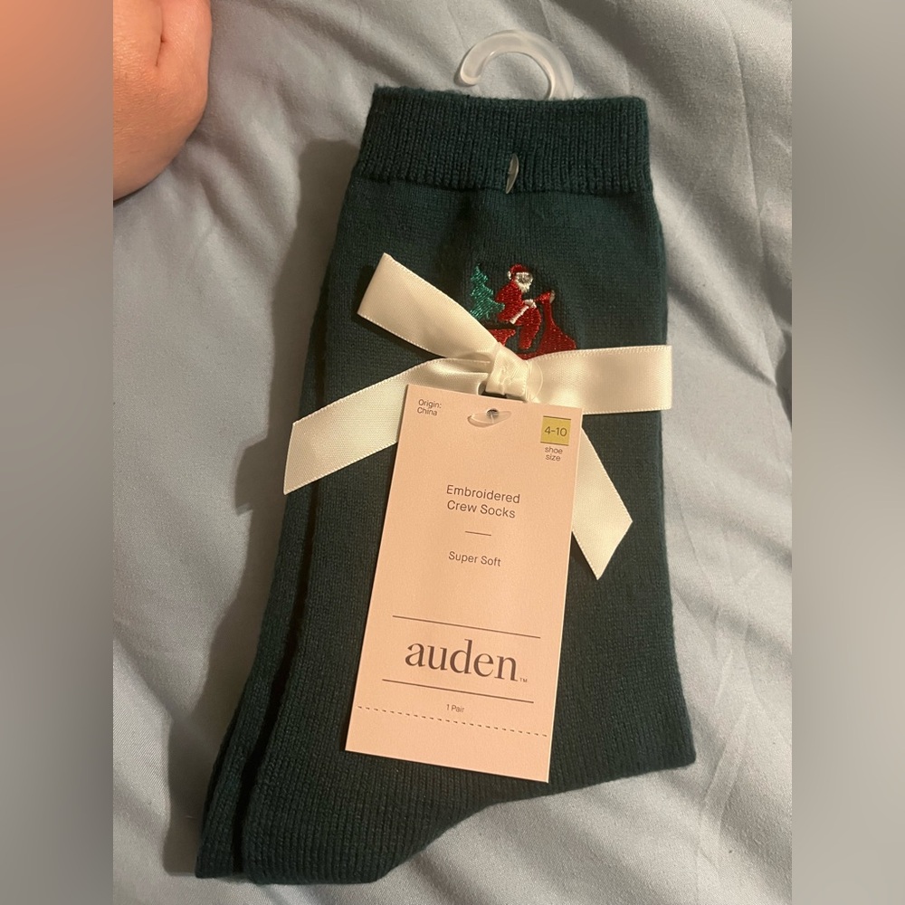 Auden Dark Green Embroidered Crew Socks with Holiday Motif